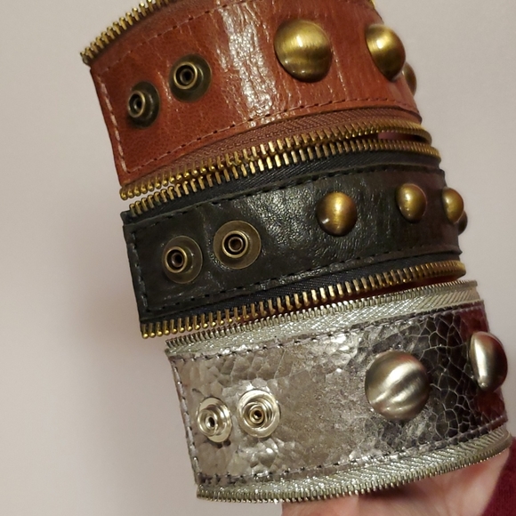 •Set of 3 faux leather snap bracelet cuffs•studded•open zipper trim•EUC• - Picture 4 of 15